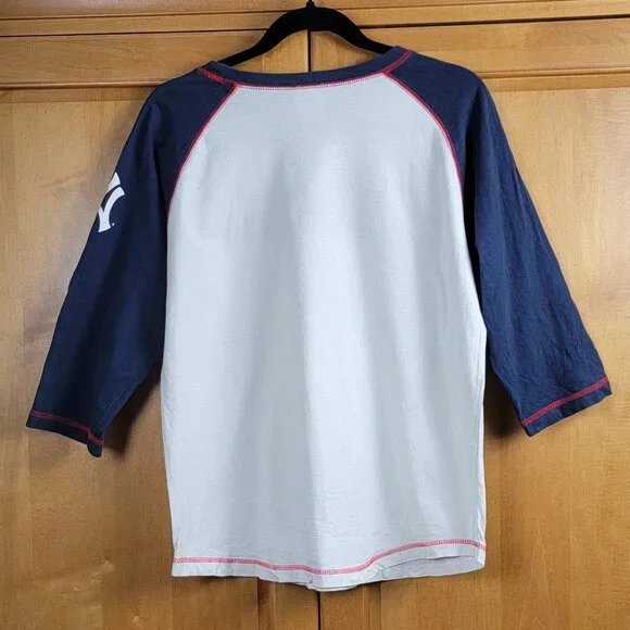 MLB Genuine Merchandise New York Yankees White Navy 3/4 Sleeve Baseball Style Te - Picture 2 of 8